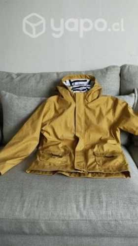 Impermeable y botas niña