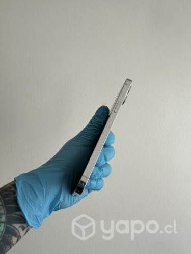 IPhone 12 Pro Max blanco usado sin caja