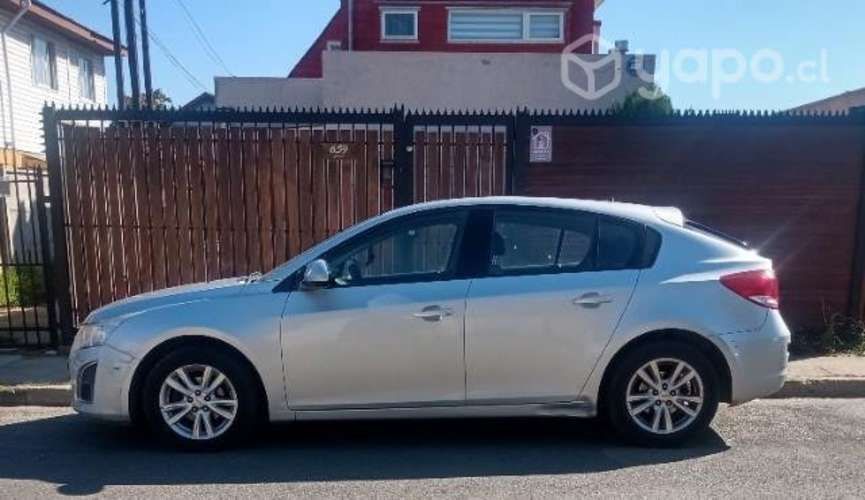 Vendo Chevrolet Cruze LS Hatchback