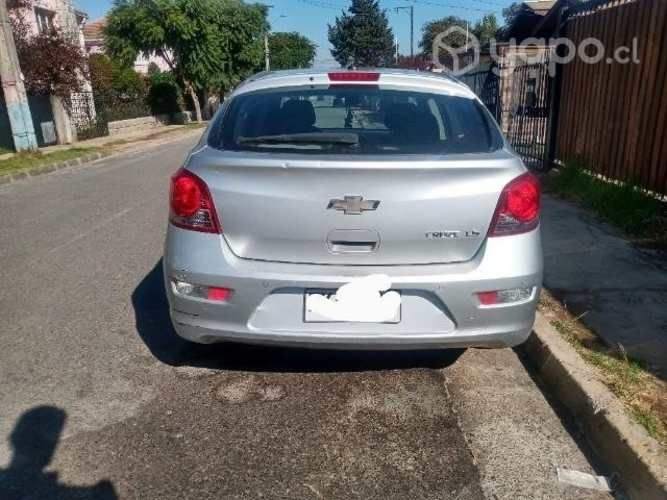 Vendo Chevrolet Cruze LS Hatchback