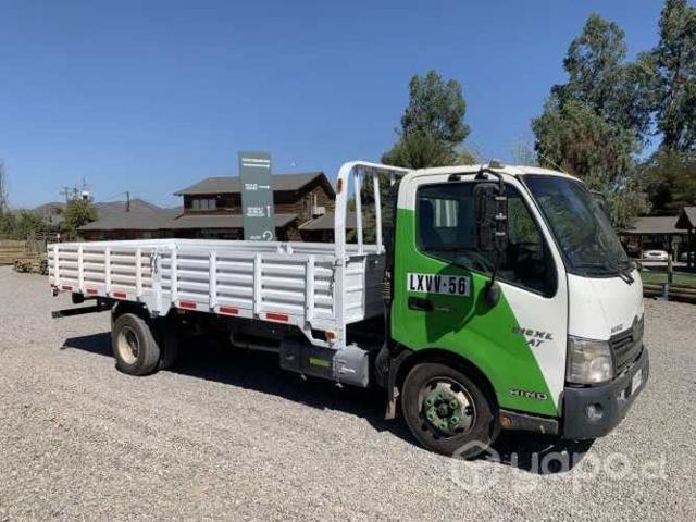 Hino 300 816 XL 2020 Automatico