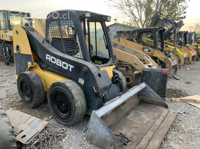 Minicargador JCB disponemos de bomba Hidráulica