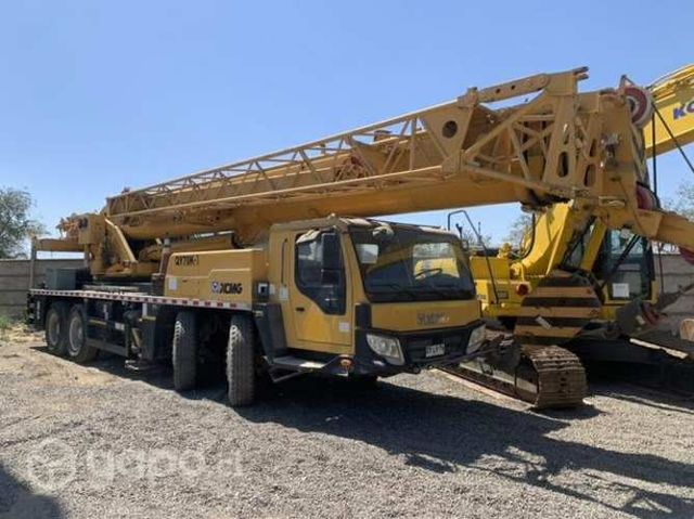 Grúa AT impecable estado solo 1.900 horas