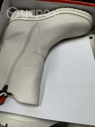Bota blanca invierno embalada