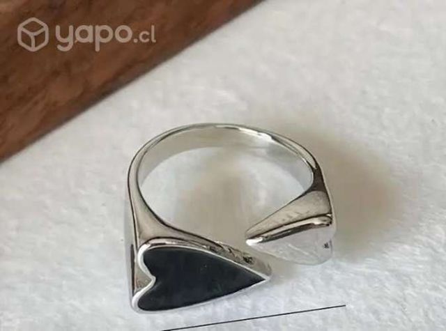 Anillo de Plata con Corazón Bicolor Plata y Negro