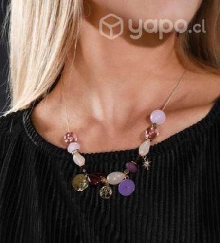 Collar de Acero Dorado con variedad de colgantes.