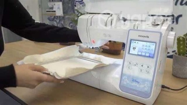 Máquina de Bordar Brother modelo PE830DL DISNEY