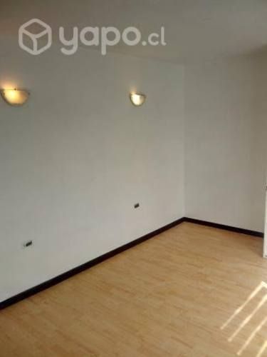 Se arrienda pieza a 2 cuadras de estación de metro Ñuble.