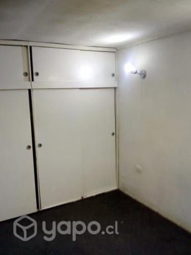 Se arrienda pieza a 2 cuadras de estación de metro Ñuble.