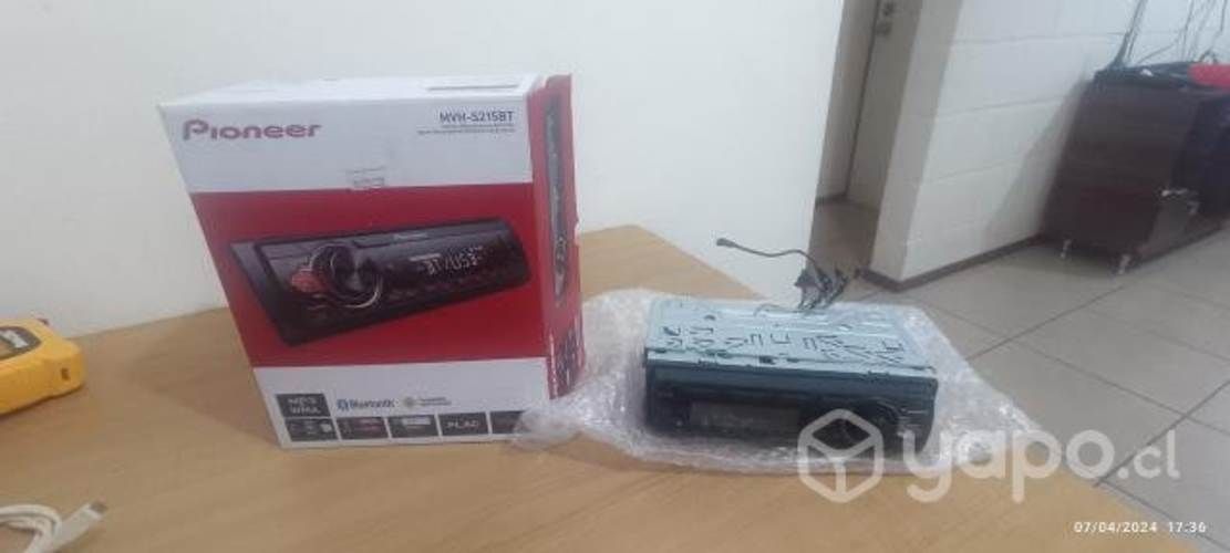 Radio Pioneer y Bowmann