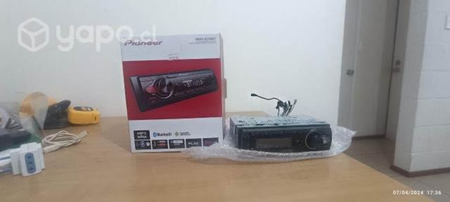 Radio Pioneer y Bowmann