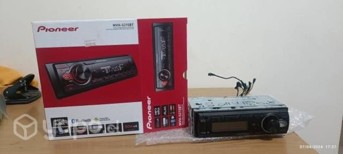 Radio Pioneer y Bowmann