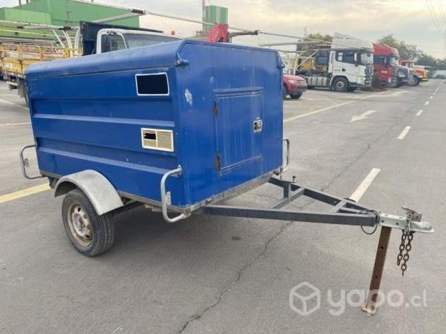 Carro de arrastre con techo abatible