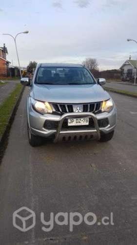 Mitsubishi l200 2017