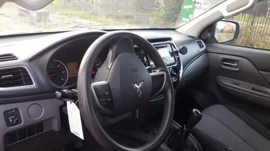 Mitsubishi l200 2017