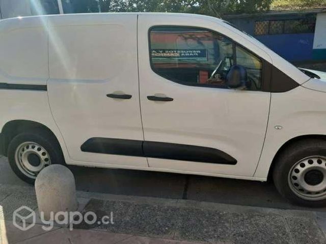 Citroen berlingo diesel full equipo. 2021