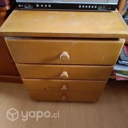 2 veladores de madera