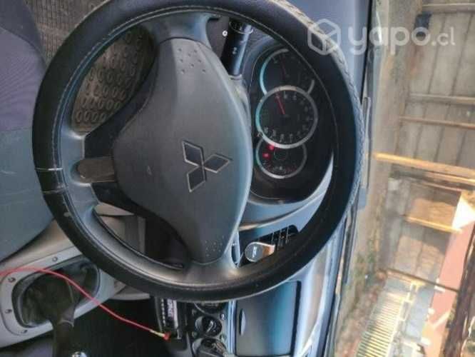 Mitsubishi l200 2015