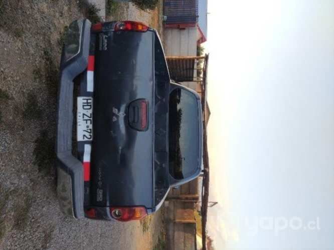 Mitsubishi l200 2015