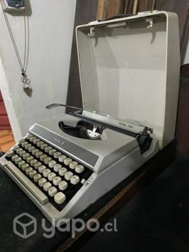 Maquina de escribir royal 200