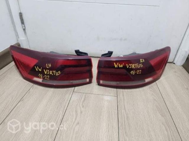 Par de focos traseros vw virtus