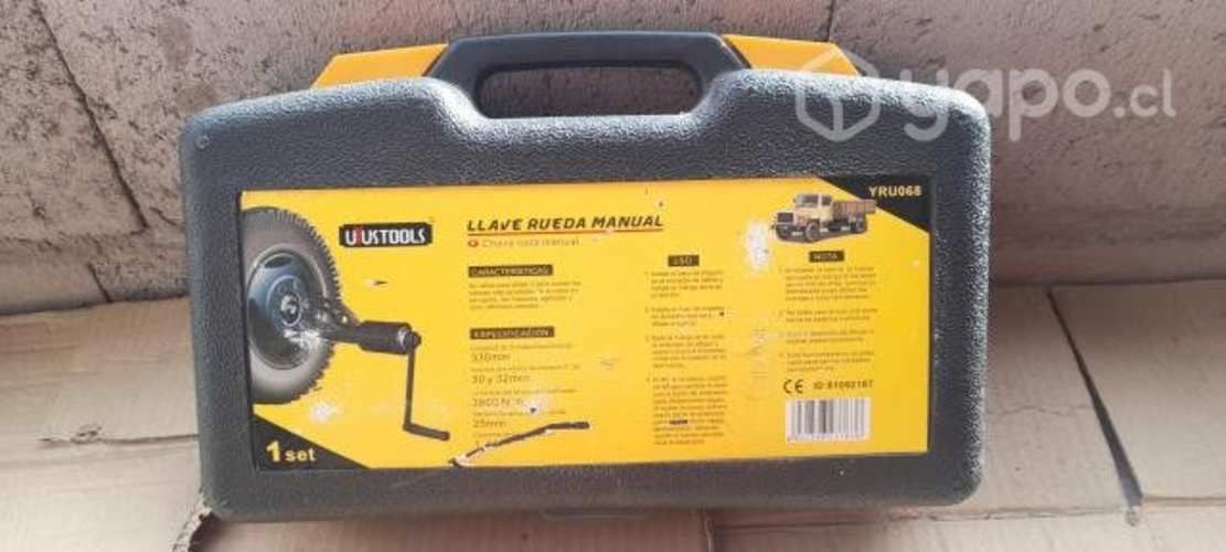 Llave rueda manual.