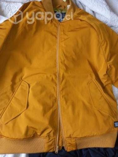 chaqueta y camiseta Levi