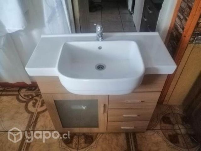 Vanitorio de baño impecable