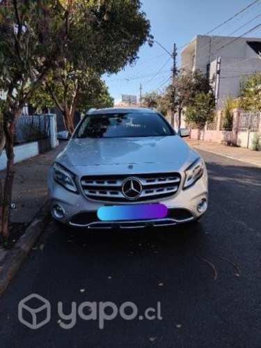 MERCEDES BENZ, año 2020