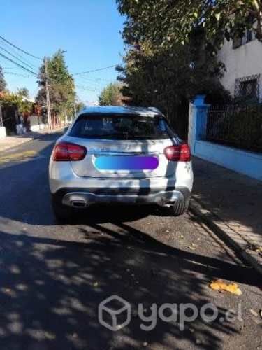 MERCEDES BENZ, año 2020