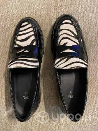 Zapatos mocasines con animal print