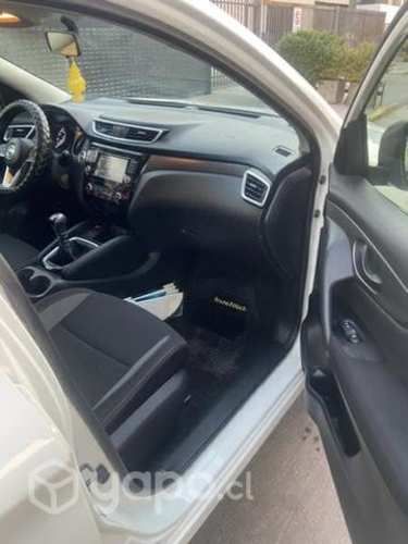 NISSAN QASHQAI, año 2021