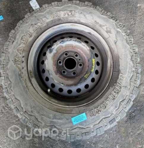 Llanta Fierro Con Neumático Nissan NP300 2.3 Diese