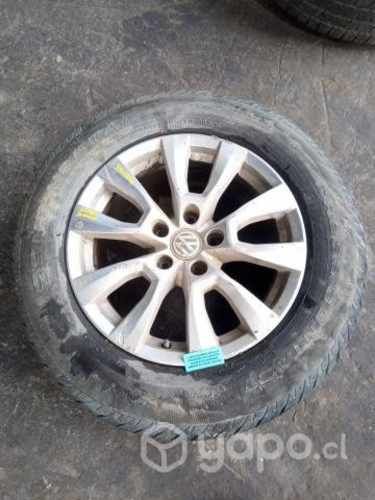 Llanta Aluminio Detalle Con Neumático Volkswagen A