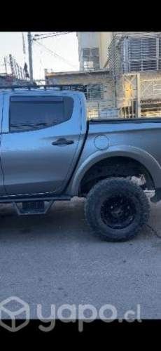 Se vende Mitsubishi l200 work. 2019 4x2