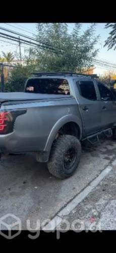 Se vende Mitsubishi l200 work. 2019 4x2