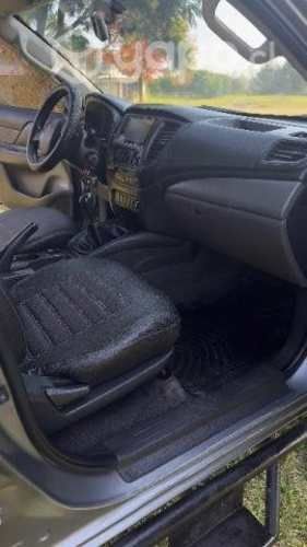 Se vende Mitsubishi l200 work. 2019 4x2