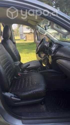 Se vende Mitsubishi l200 work. 2019 4x2