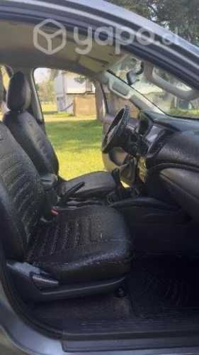 Se vende Mitsubishi l200 work. 2019 4x2