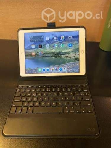 Ipad 6 32 GB con funda y teclado
