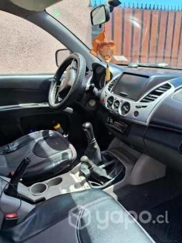 Vendo camioneta mitsubishi