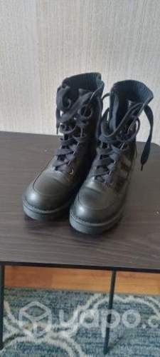 Botines negros mujer
