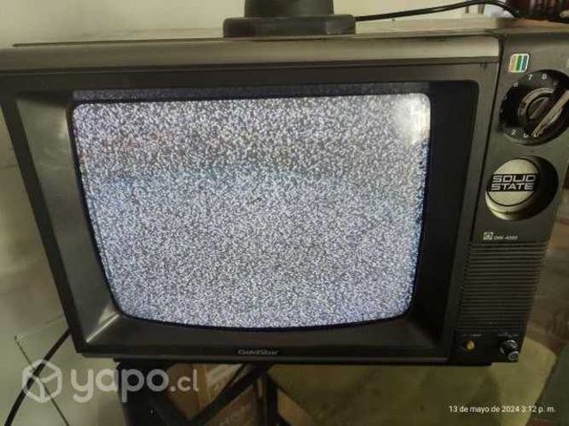 Televisor antiguo impecable (reliquia)