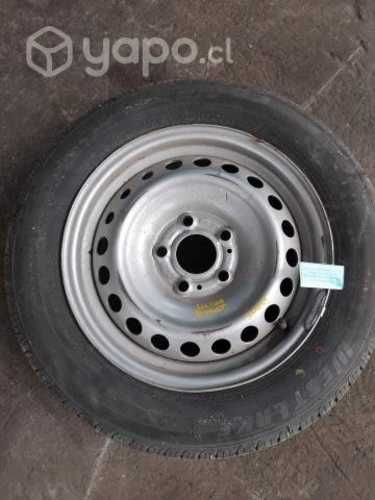Llanta Fierro detalle Con Neumático Renault Expre