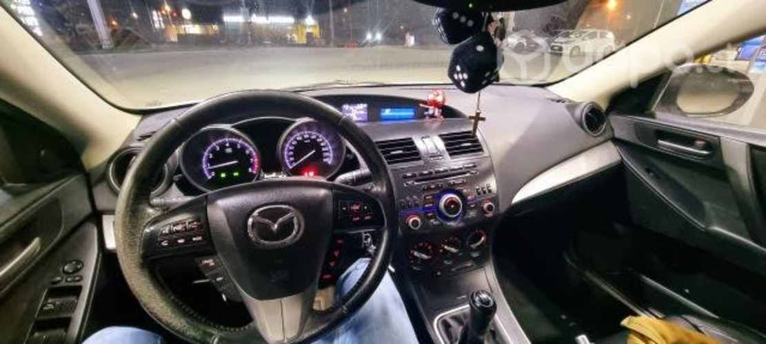 Mazda mazda3 2013