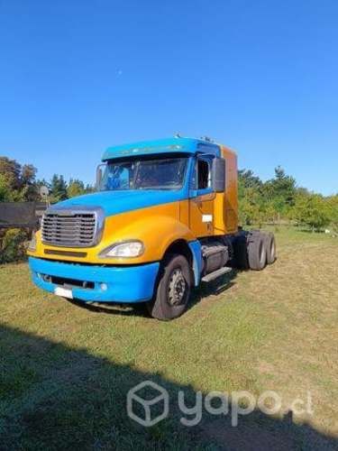 Se vende camión Freightliner Columbia 2009