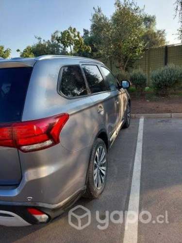 Mitsubishi outlander 2022