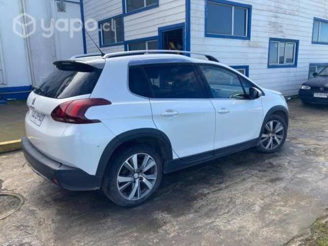 PEUGEOT 2008 año 2017
