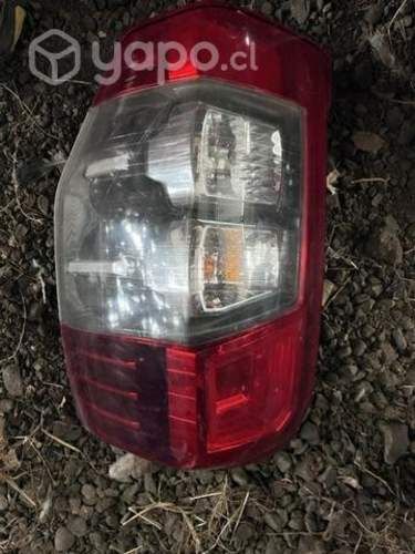 Foco trasero derecho l200 2020
