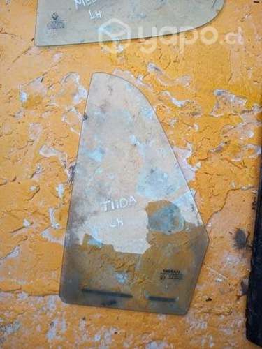 Nissan tiida vidrio aleta izquierdo original envio